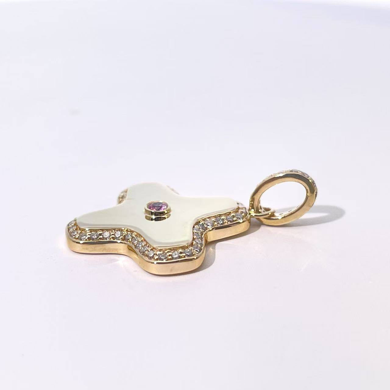 Mezéka Cross Pendant