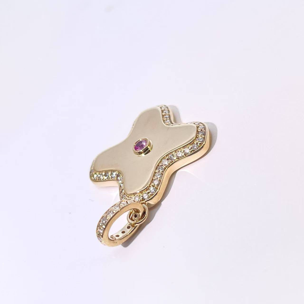 Mezéka Cross Pendant