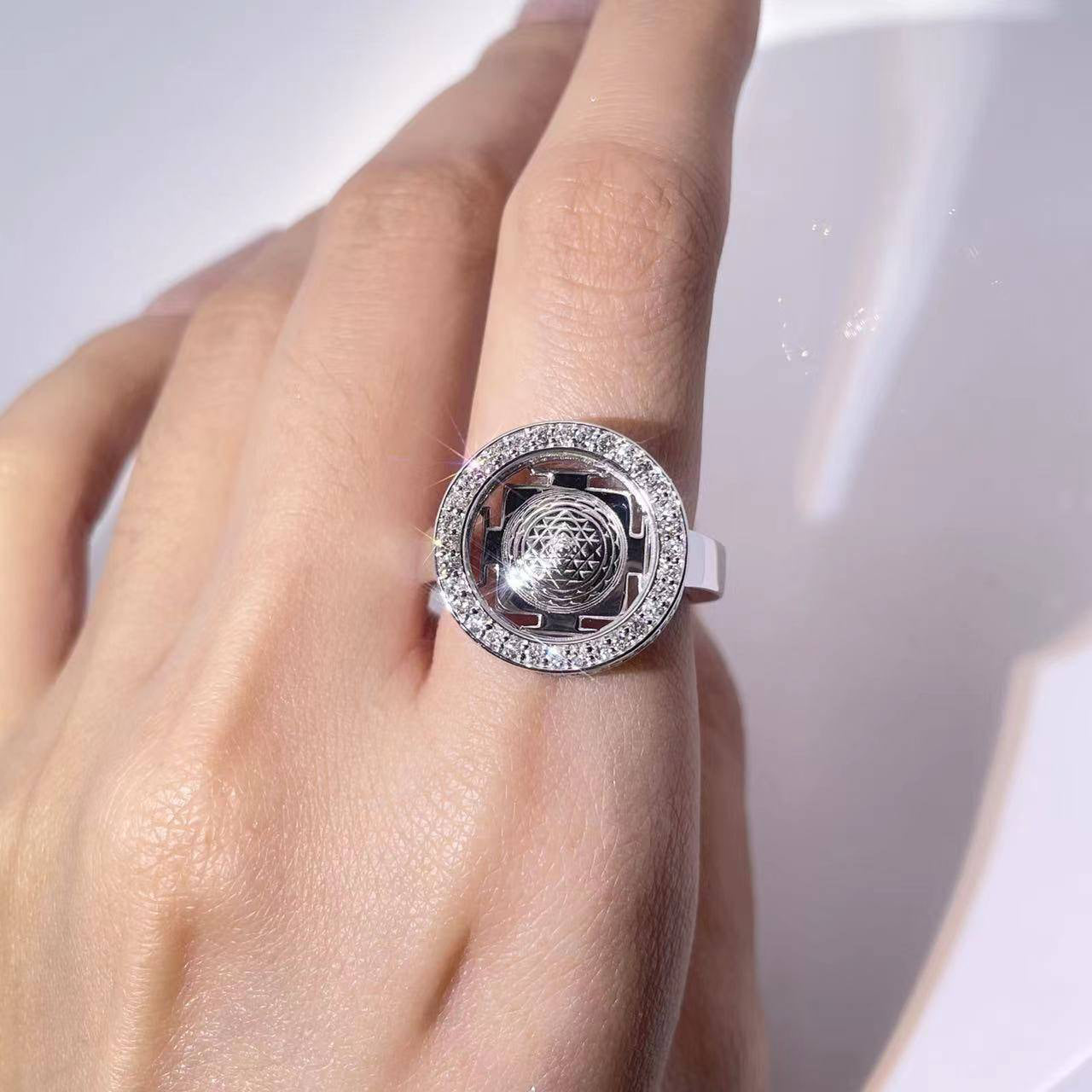 Mezéka Sri Yantra Ring