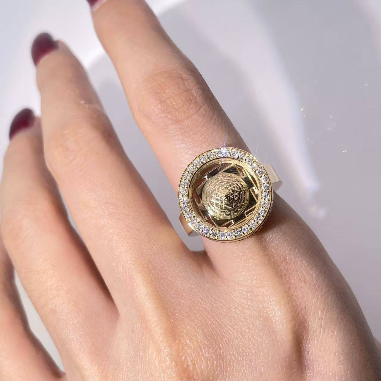 Mezéka Sri Yantra Ring