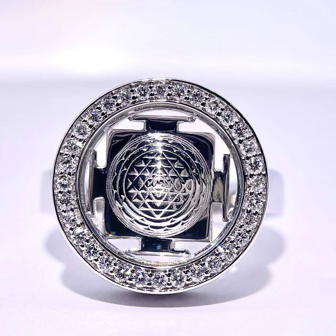 Mezéka Sri Yantra Ring
