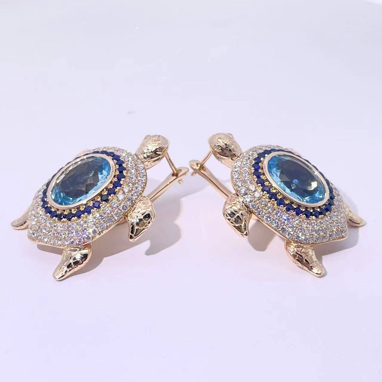 Mezéka Turtle Earrings