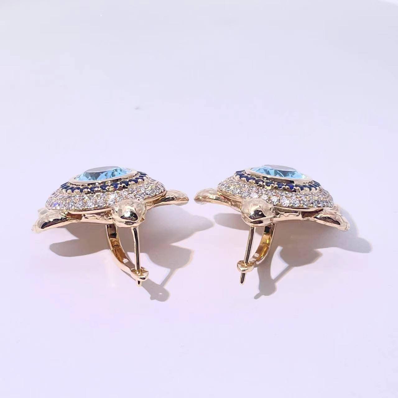 Mezéka Turtle Earrings