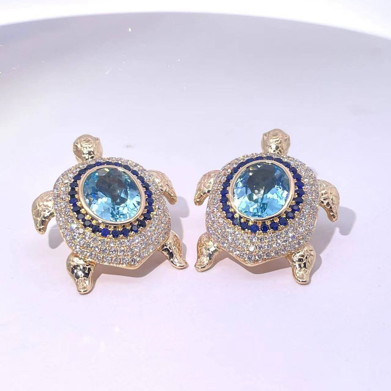 Mezéka Turtle Earrings