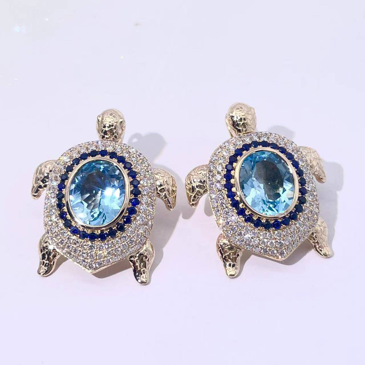 Mezéka Turtle Earrings