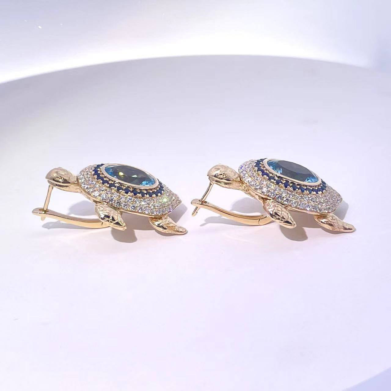 Mezéka Turtle Earrings